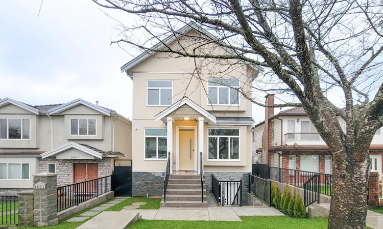 3431 E 23rd Avenue