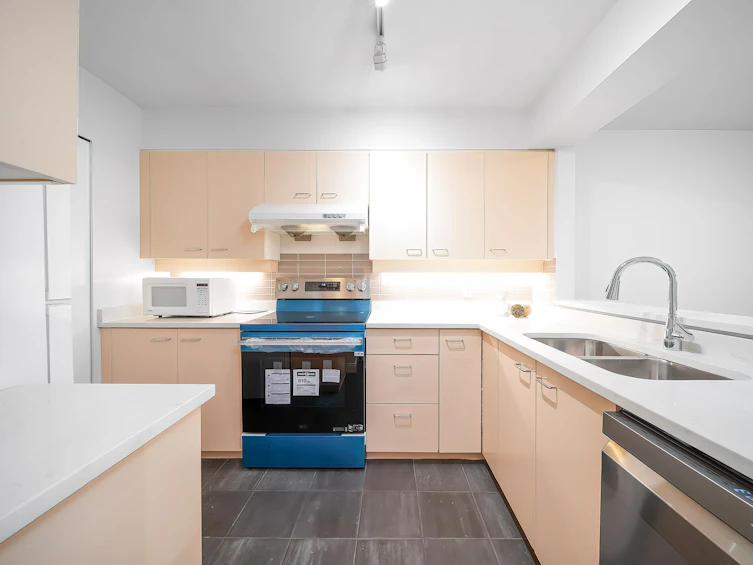 811-7380 Elmbridge Way, Richmond, BC, V6X 4A1 - 7