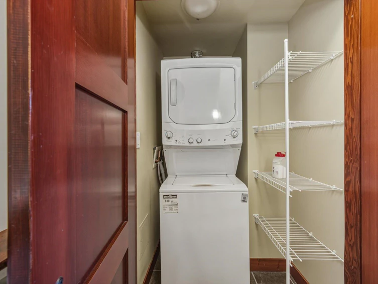 208-2202 Gondola Way, Whistler, BC, V8E 0M7 - 18