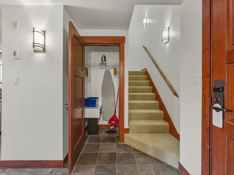 208-2202 Gondola Way, Whistler, BC, V8E 0M7 - 17