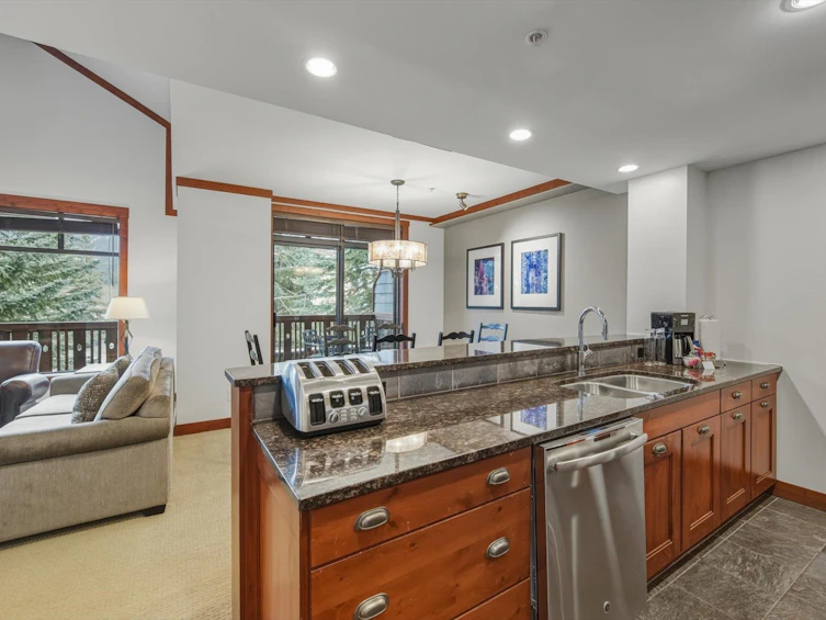 208-2202 Gondola Way, Whistler, BC, V8E 0M7 - 14