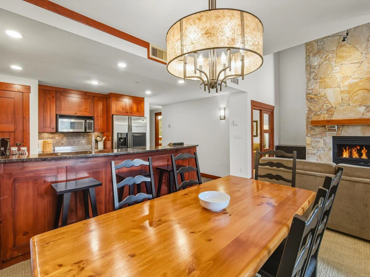 208-2202 Gondola Way, Whistler, BC, V8E 0M7 - 8