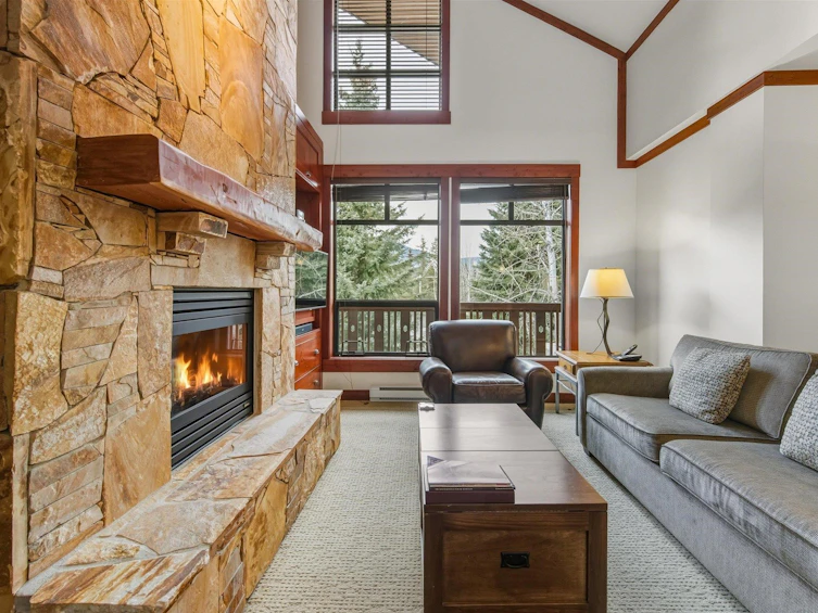 208-2202 Gondola Way, Whistler, BC, V8E 0M7 - 4