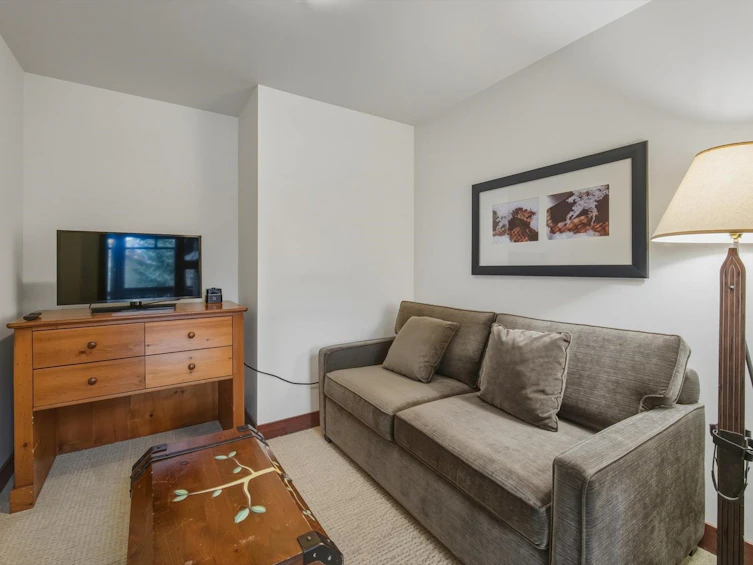 208-2202 Gondola Way, Whistler, BC, V8E 0M7 - 5