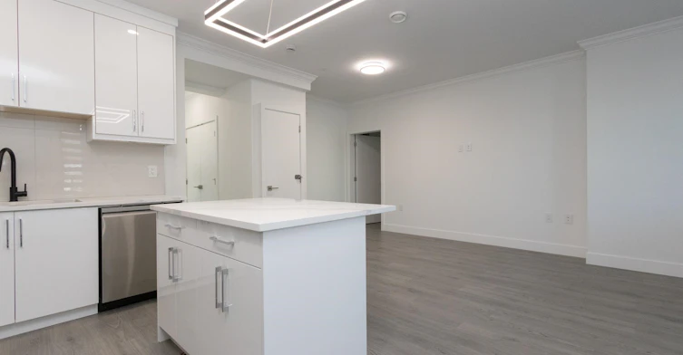 205-2122 E 32 Avenue, Vancouver, BC, V5N 3B9 - 3