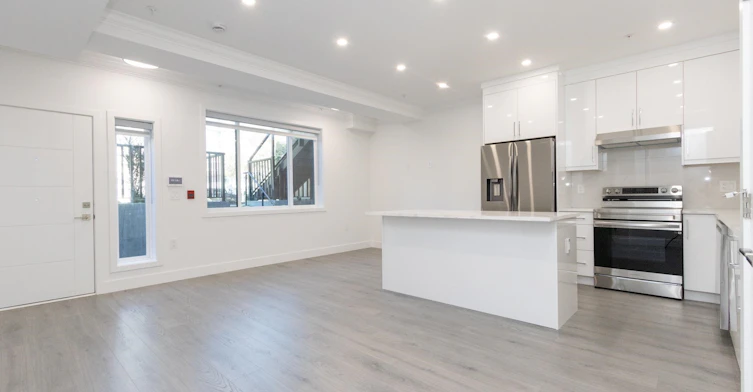102-2122 E 32 Avenue, Vancouver, BC, V5N 3B9 - 4