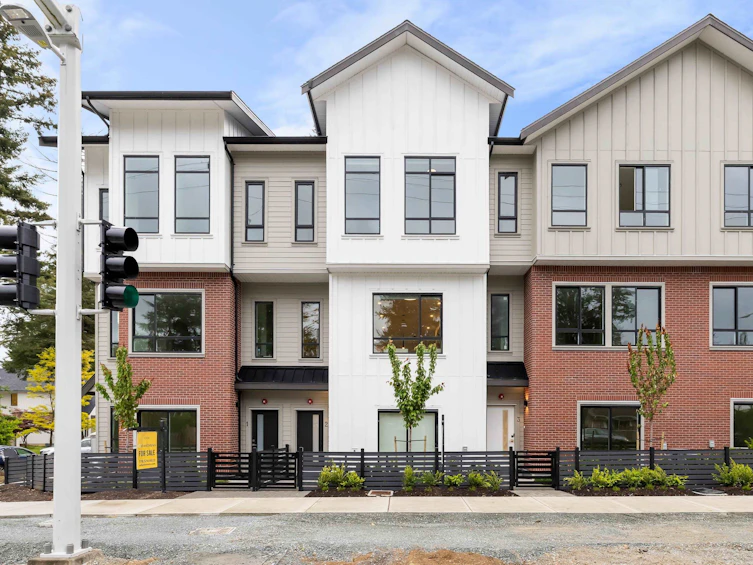 4530 208 Street, Langley, BC, V3A 3G5 - 2