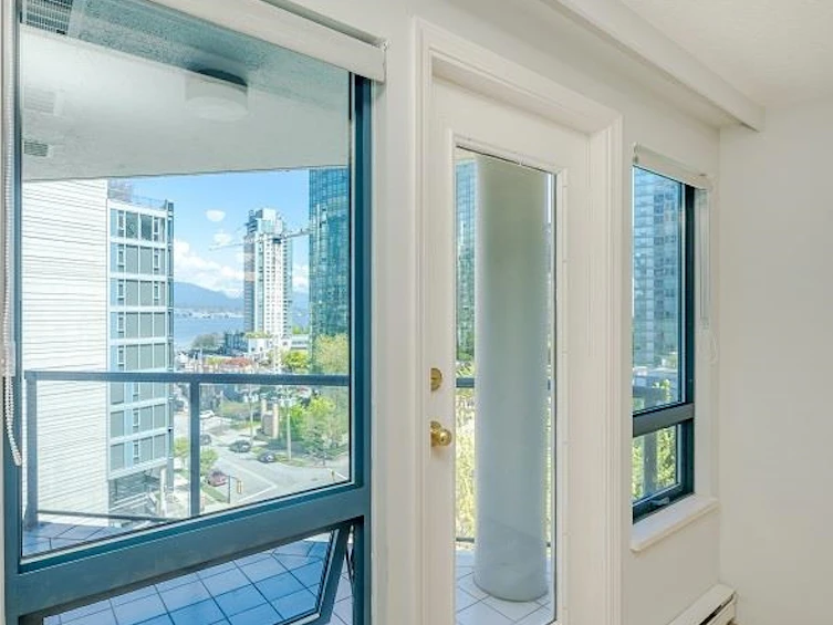303-1415 W Georgia Street, Vancouver, BC, V6G 3C8 - 17
