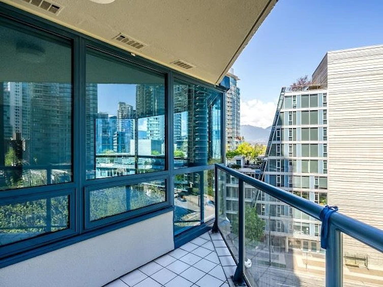 303-1415 W Georgia Street, Vancouver, BC, V6G 3C8 - 30