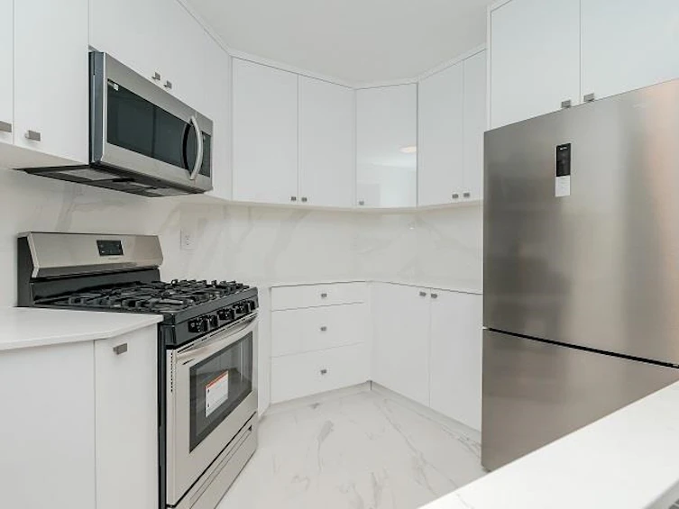 303-1415 W Georgia Street, Vancouver, BC, V6G 3C8 - 10