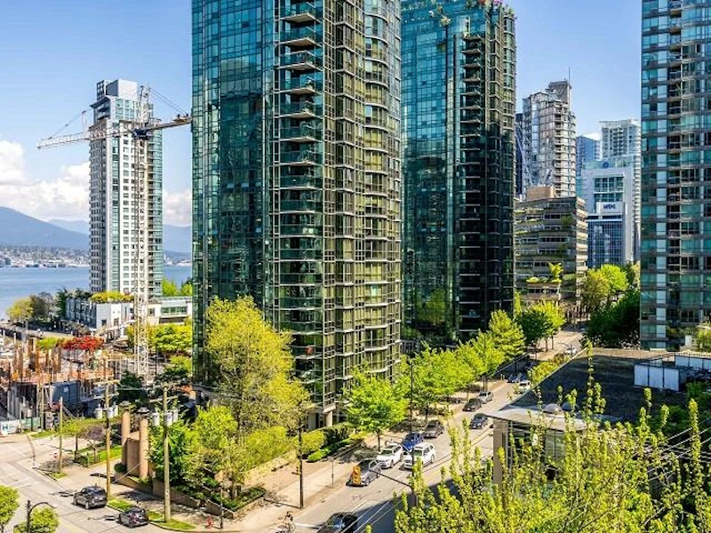 303 - 1415 W Georgia Street, Vancouver BC V6G 3C8