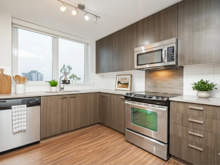 2709-13325 102a Avenue, Surrey, BC, V3T 0J5 - 2