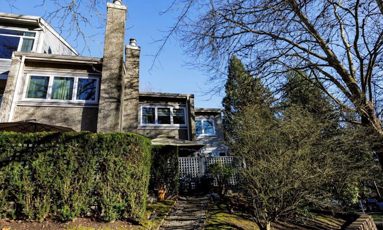 3340 Marquette Crescent