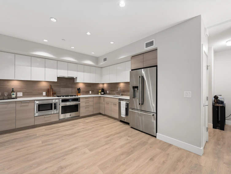 3482 Marine Way, Vancouver, BC, V5S 0H1 - 3