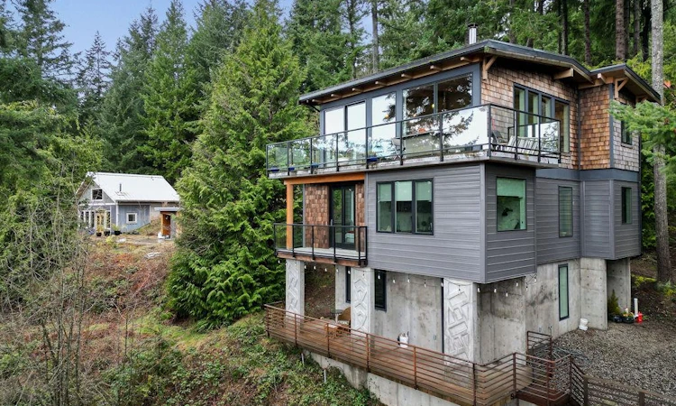 1572 Mountain Road