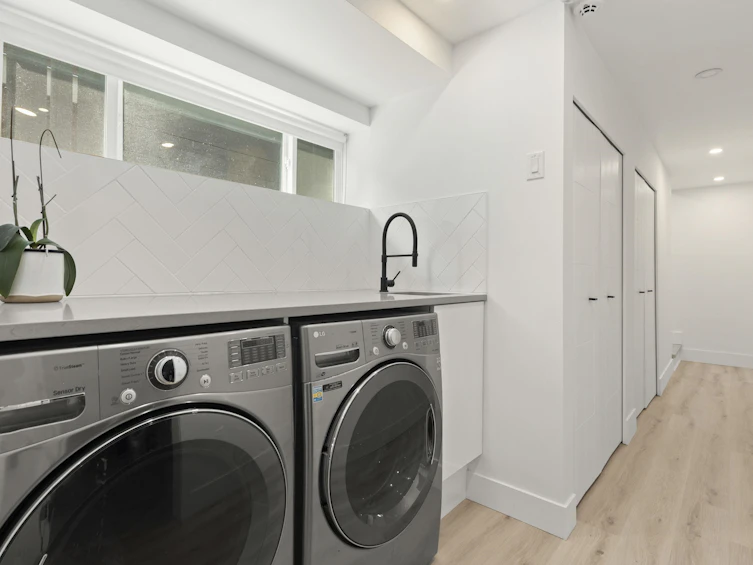 4615 W 7th Avenue, Vancouver, BC, V6R 1X4 - 30