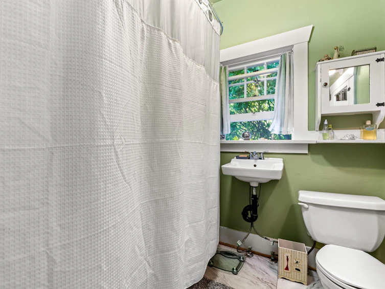 4523 W 1st Avenue, Vancouver, BC, V6R 1H7 - 17
