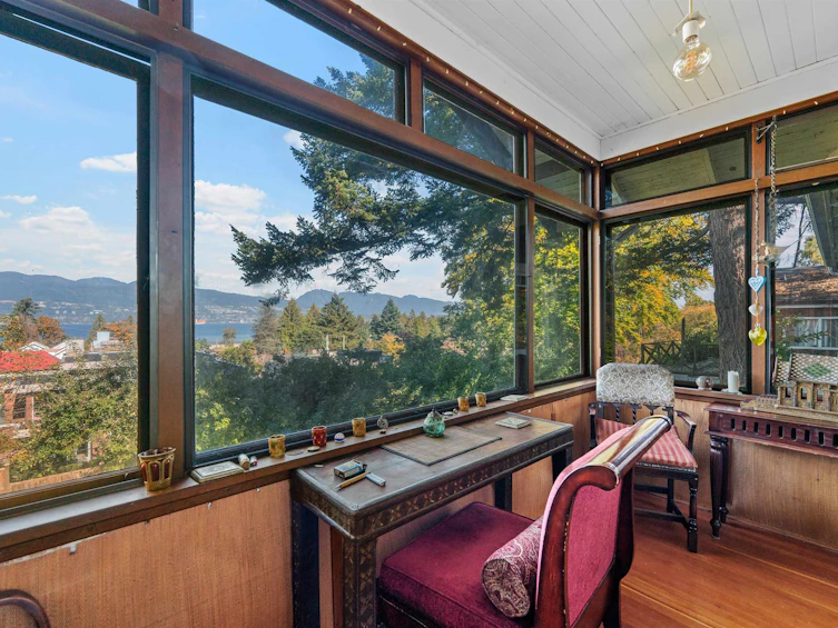 4523 W 1st Avenue, Vancouver, BC, V6R 1H7 - 4