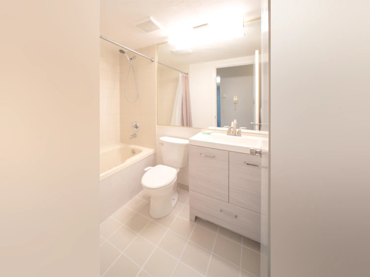 411-2915 Glen Drive, Coquitlam, BC, V3B 7H8 - 8