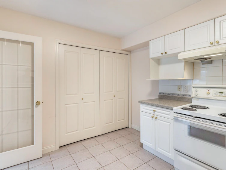 8468 Osler Street, Vancouver, BC, V6P 4E4 - 10