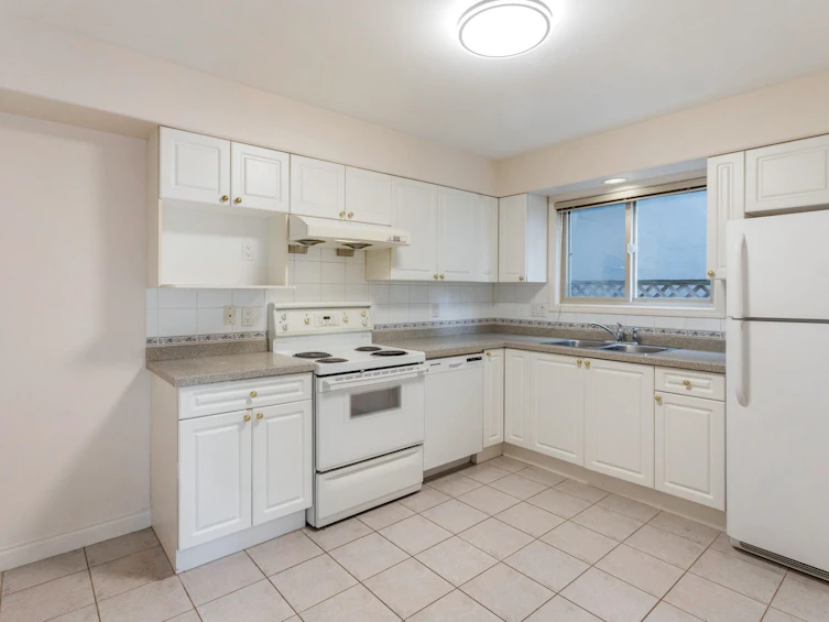 8468 Osler Street, Vancouver, BC, V6P 4E4 - 9