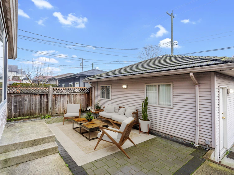 8468 Osler Street, Vancouver, BC, V6P 4E4