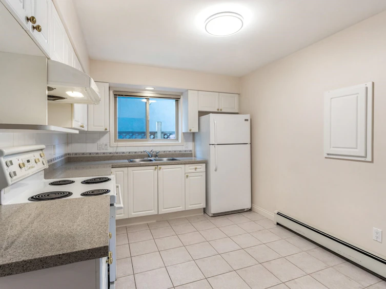 8468 Osler Street, Vancouver, BC, V6P 4E4 - 11