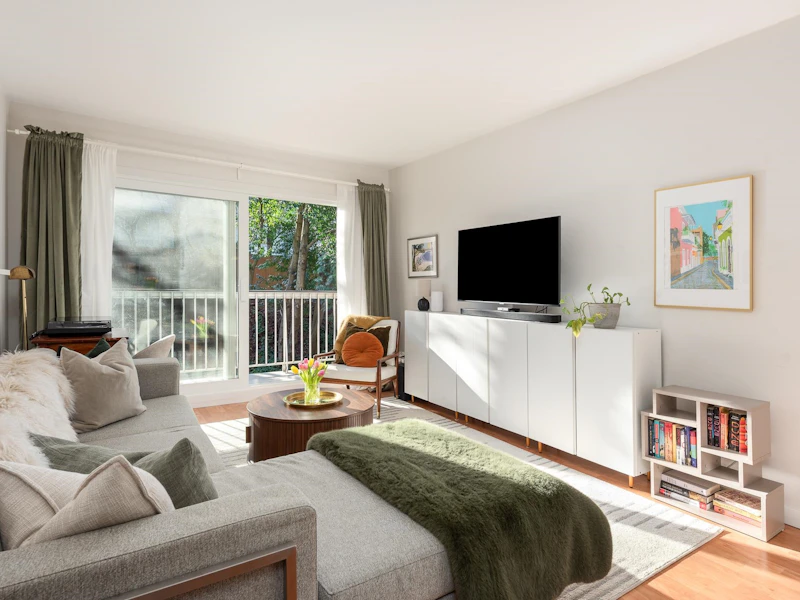 809 - 756 Great Northern Way, Vancouver BC V5T 1E4
