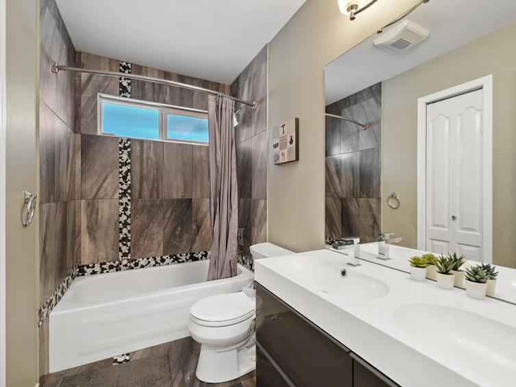 18810 65 Avenue, Surrey, BC, V3S 8V1 - 22
