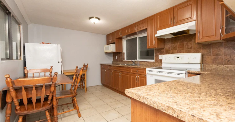 10230 128 Street, Surrey, BC, V3T 2Z3 - 4