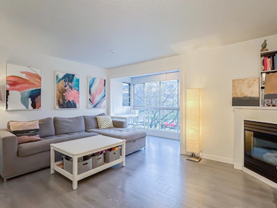 309-2211 Wall Street - 4