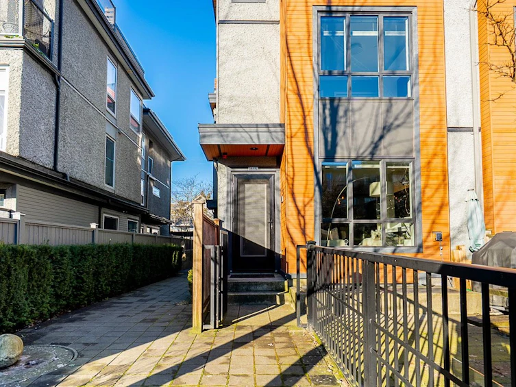 1865 Adanac Street, Vancouver, BC, V5L 2E1 - 27