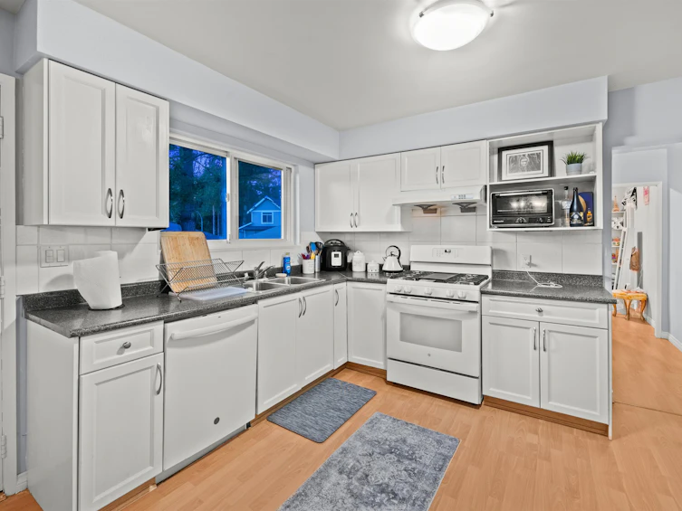 3949 Sefton Street, Port Coquitlam, BC, V3B 3S2 - 6