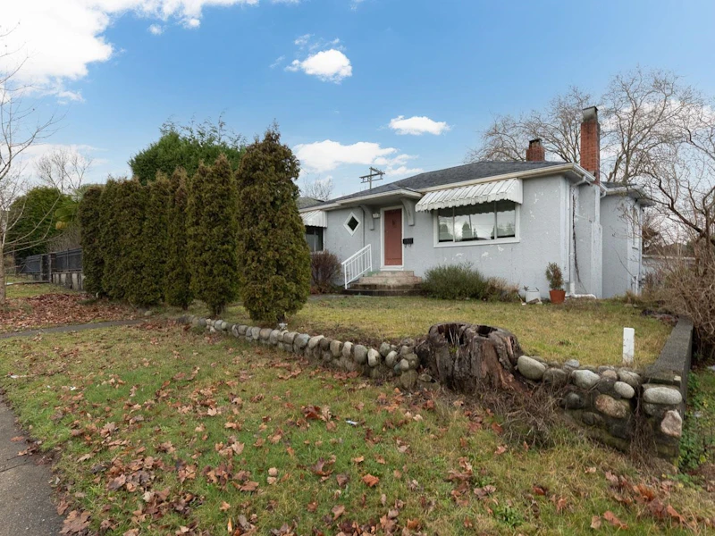 21 E 41st Avenue, Vancouver BC V5W 1N4