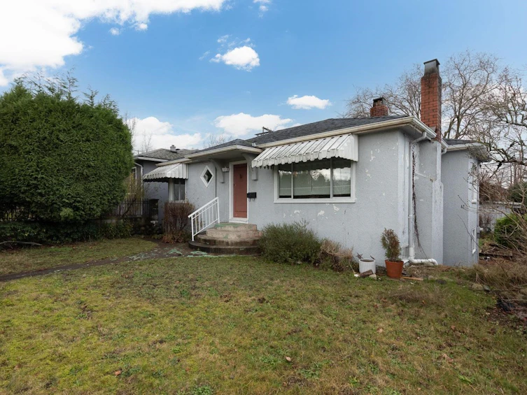 21 E 41st Avenue, Vancouver, BC, V5W 1N4 - 2