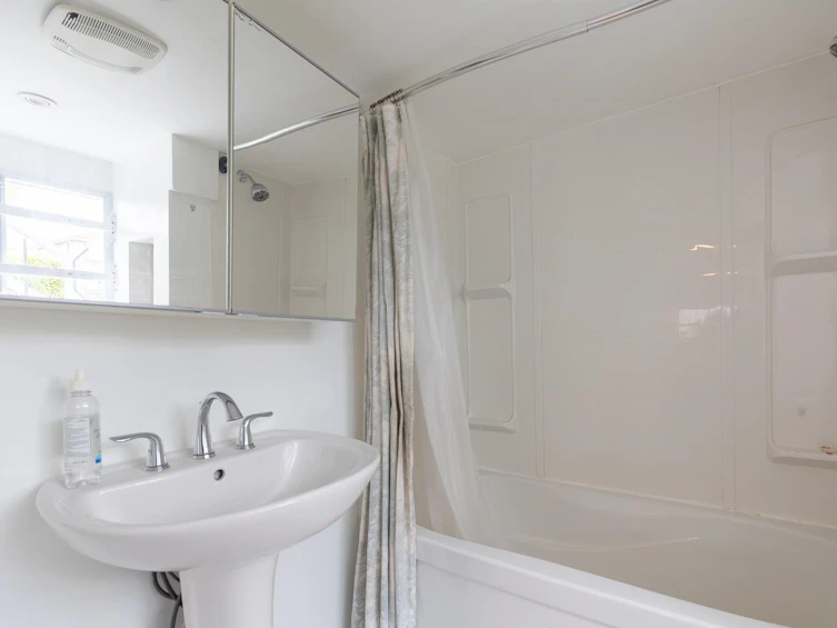 21 E 41st Avenue, Vancouver, BC, V5W 1N4 - 23