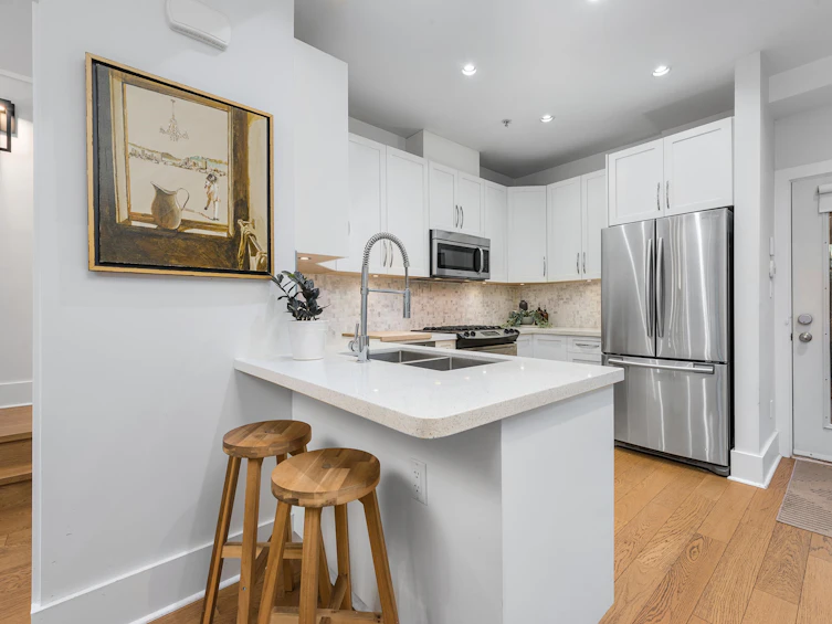 323 E 7th Avenue, Vancouver, BC, V5T 1M9 - 7