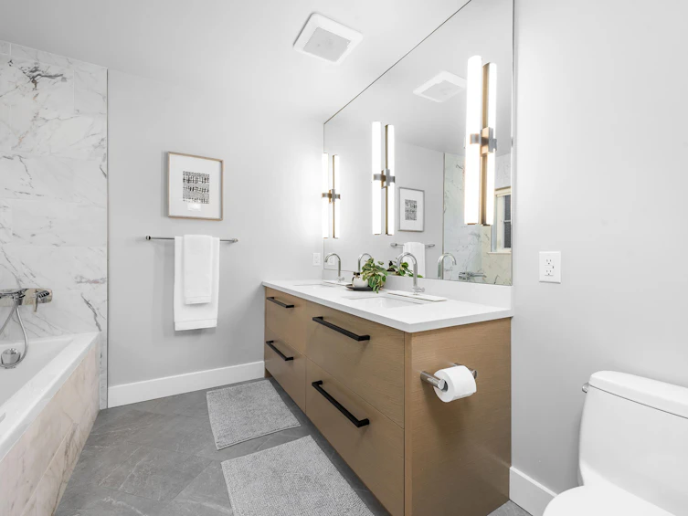 323 E 7th Avenue, Vancouver, BC, V5T 1M9 - 12