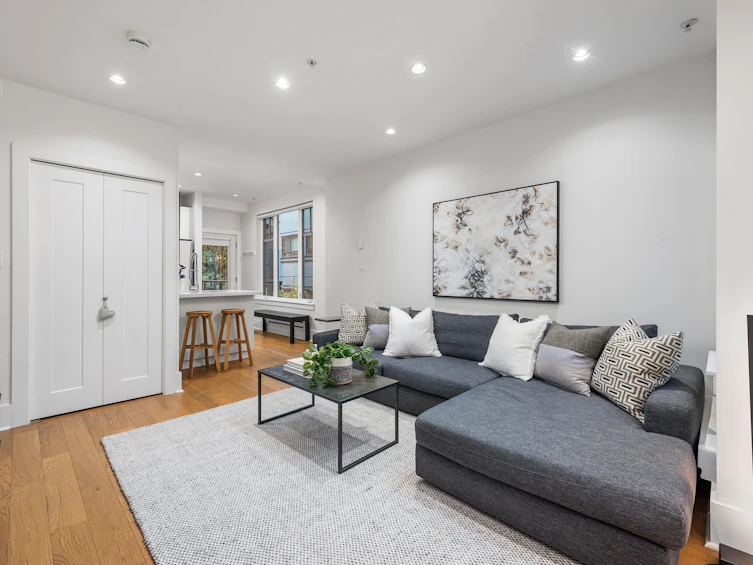 323 E 7th Avenue, Vancouver, BC, V5T 1M9 - 6