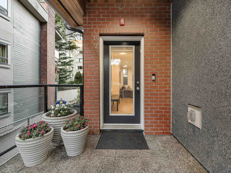 323 E 7th Avenue, Vancouver, BC, V5T 1M9 - 24