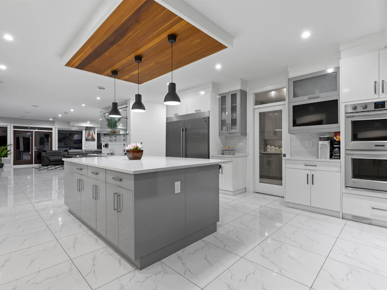 10550 127 Street, Surrey, BC, V3V 5K2 - 10