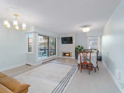 206-1340 Duchess Avenue - 3