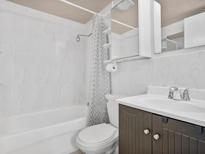 303-975 E Broadway - 5