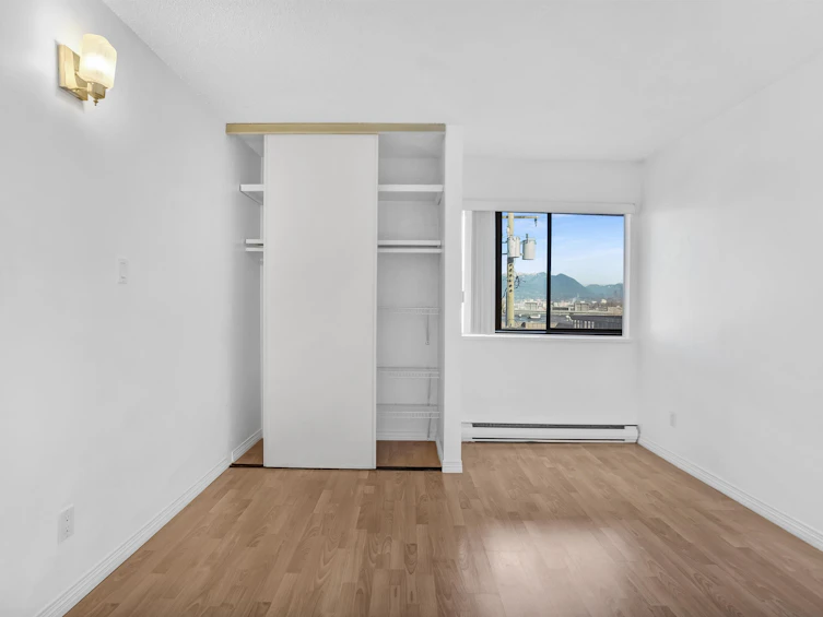 303-975 E Broadway, Vancouver, BC, V5T 1Y3 - 16