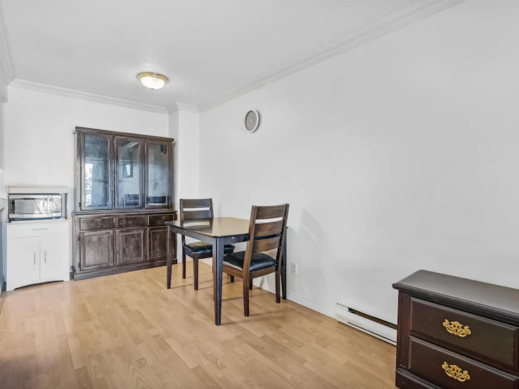 303-975 E Broadway, Vancouver, BC, V5T 1Y3 - 4