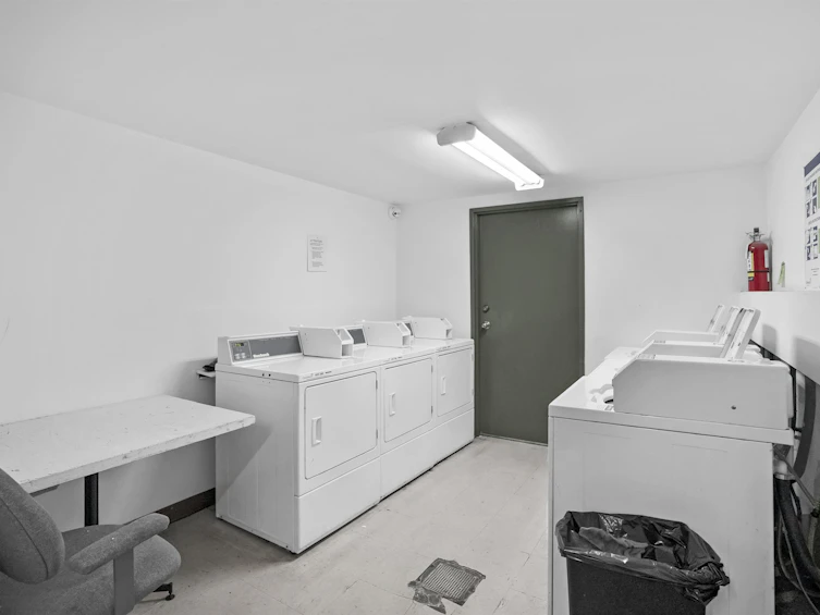 303-975 E Broadway, Vancouver, BC, V5T 1Y3 - 27