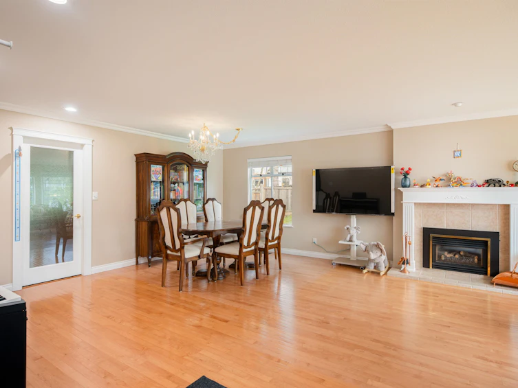 8489 154a Street, Surrey, BC, V3S 6H5 - 8