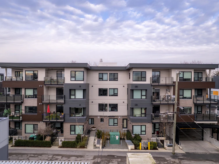 405-2666 Duke Street, Vancouver, BC, V5R 4S9 - 3