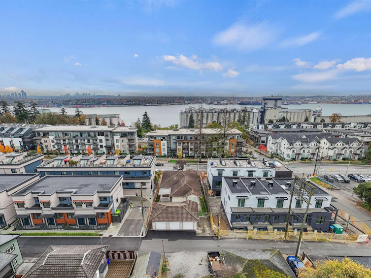 612 E 3rd Street, North Vancouver, BC, V7L 1G7 - 14