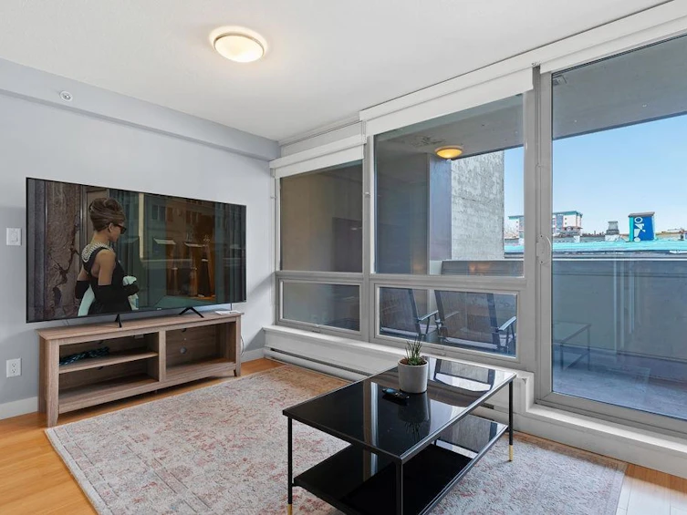 406-718 Main Street, Vancouver, BC, V6A 0B1 - 2